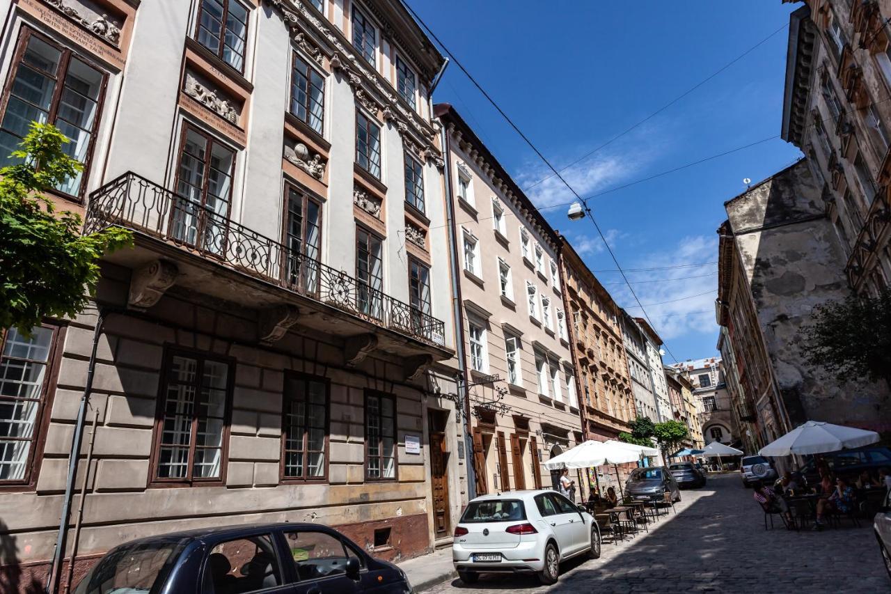 Four Bedrooms Apartment In The Heart Of Lviv Dış mekan fotoğraf